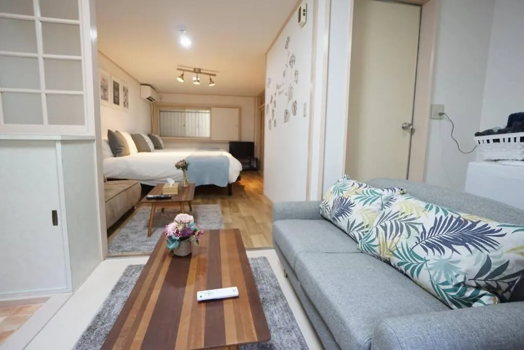 Apartment House White Mansion 201 Osaka