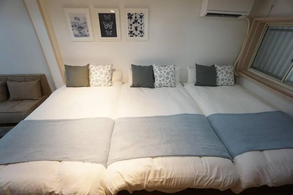 Apartment House White Mansion 201 Osaka